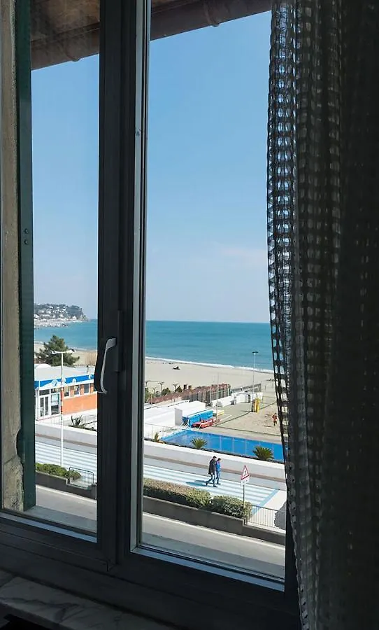 House By The Sea Apartment Albissola Marina