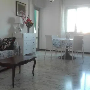 Casa Di Alessio, 6 Posti Letto A 200 Mt Dal Mare Albissola Marina
