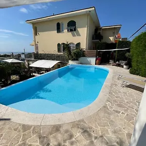 Elegante Con Piscina Ad Uso Esclusivo Albissola Marina